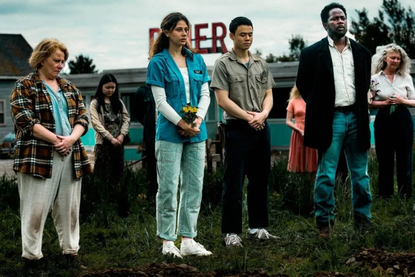 Elenco é um dos pontos fortes da série. Maior parte dos atores já participou de filmes e séries de terror e sci-fi