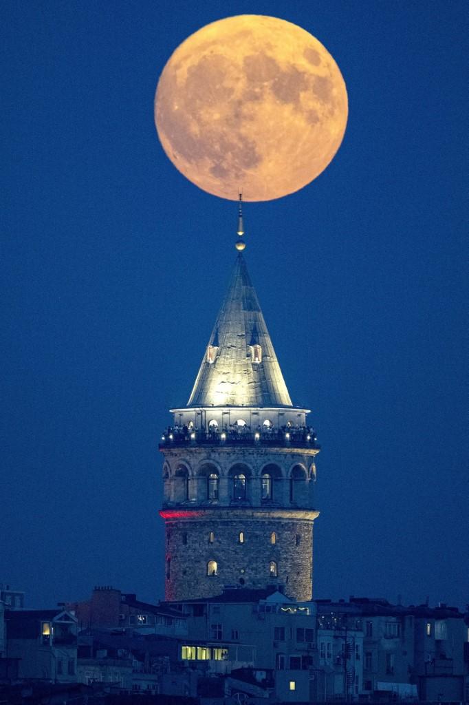 Vista da 'Lua Azul' na Turquia