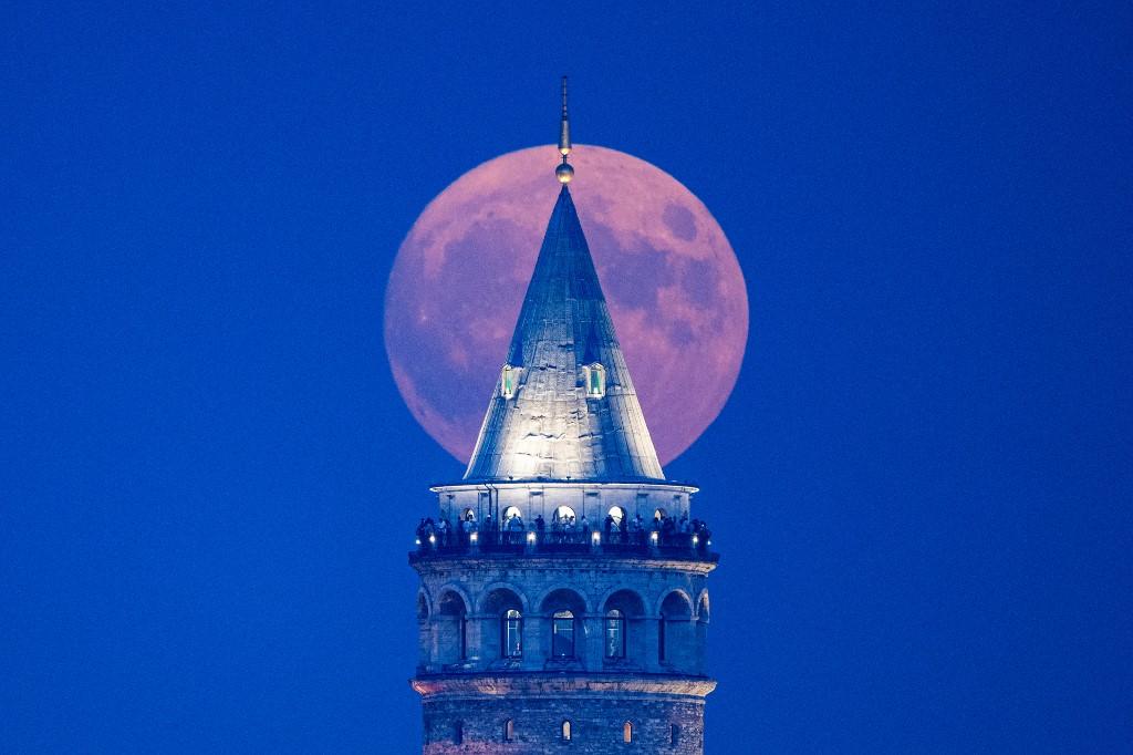 Vista da 'Lua Azul' na Turquia