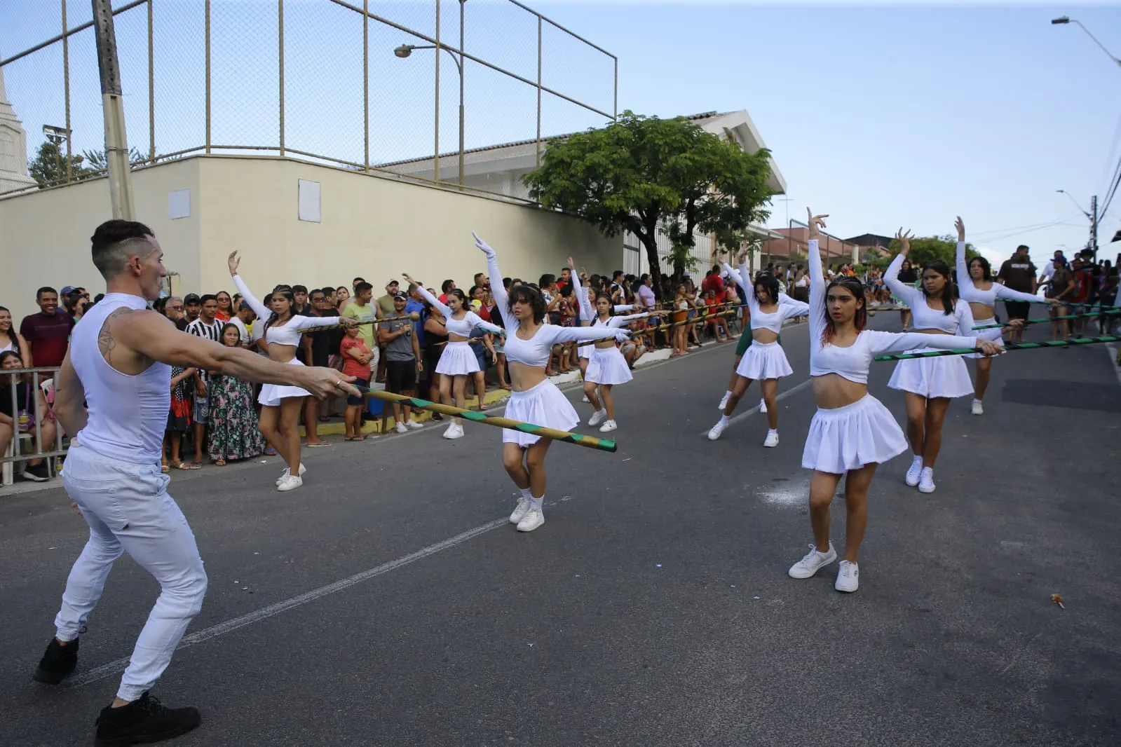 'Arrasa na Major' é um dos bordões que ajudou a popularizar o desfile de Maranguape