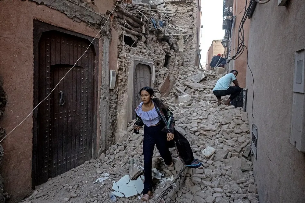 Moradores aterrorizados precisaram deixar as casas.