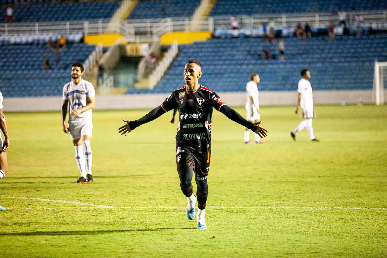 Ciel comemora gol pelo Ferroviário