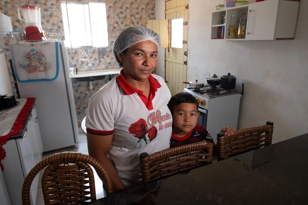 Moradora de Serra dos Nogueiras e merendeira em uma das escolas da localidade, Francisca Marleide Albuquerque, conta os efeitos do impasse no dia a dia