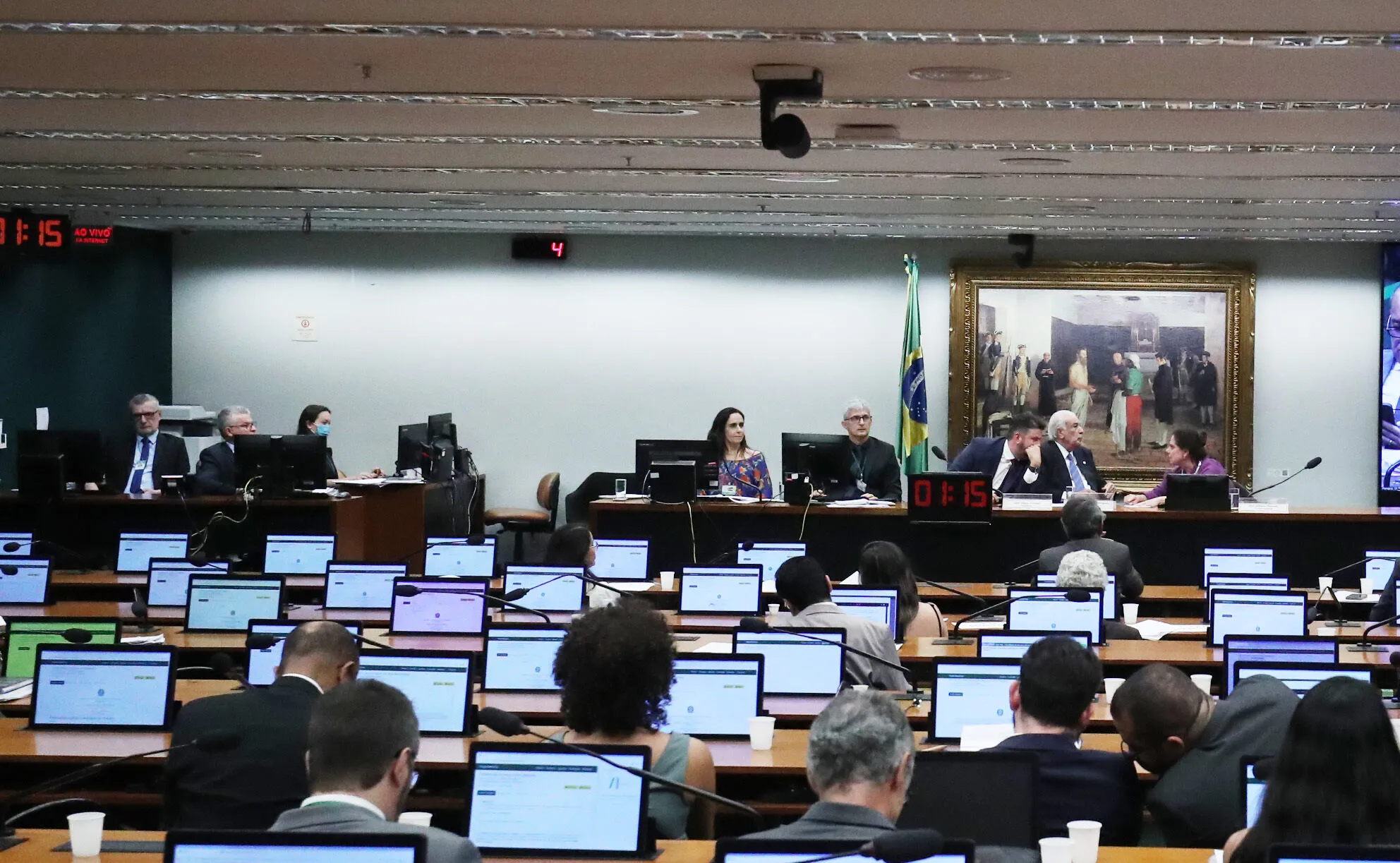Comissão especial adiou a votação da PEC da Anistia duas vezes.