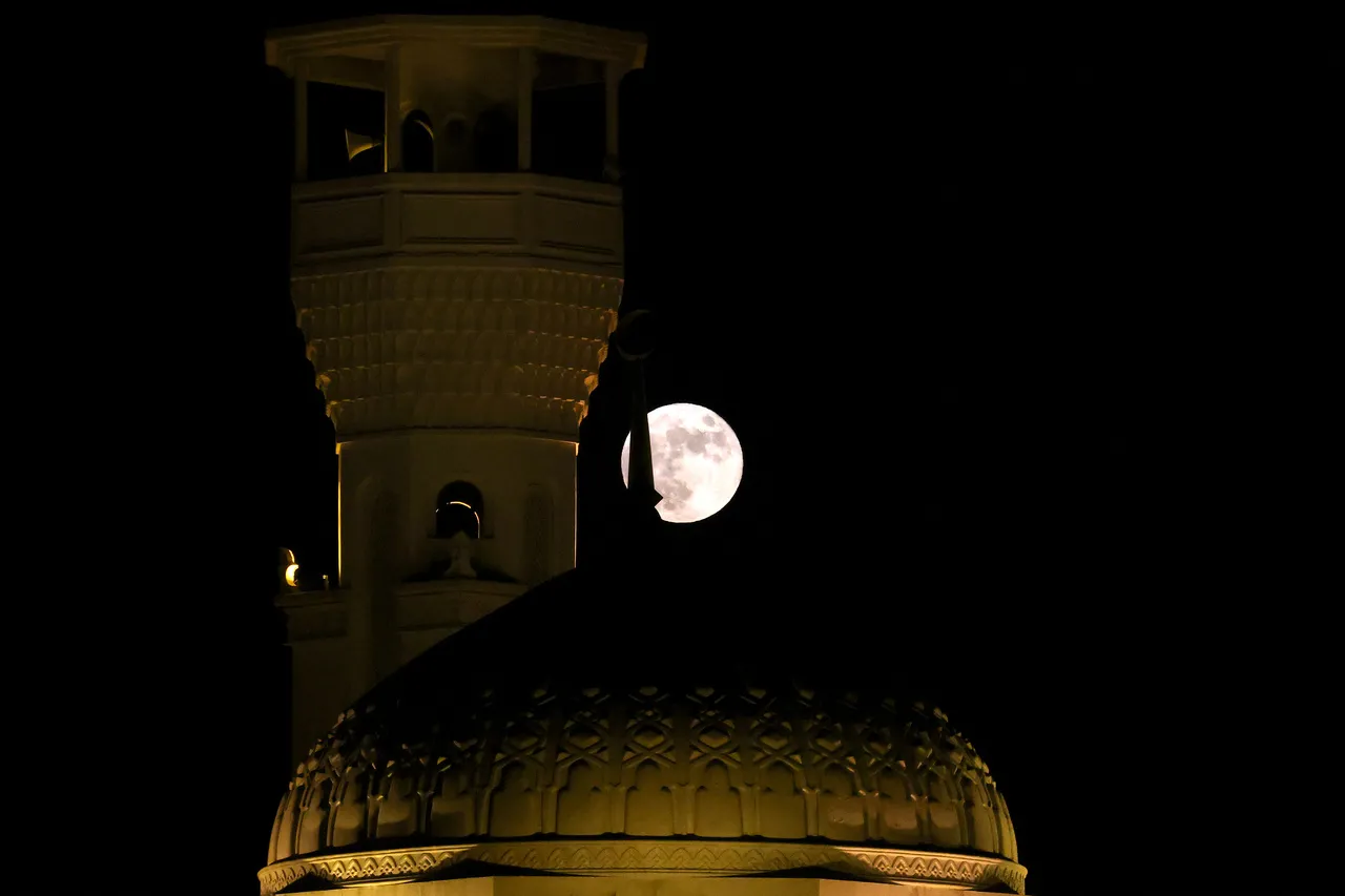 A 'Lua da Colheita' também pôde ser vista do Kuwait