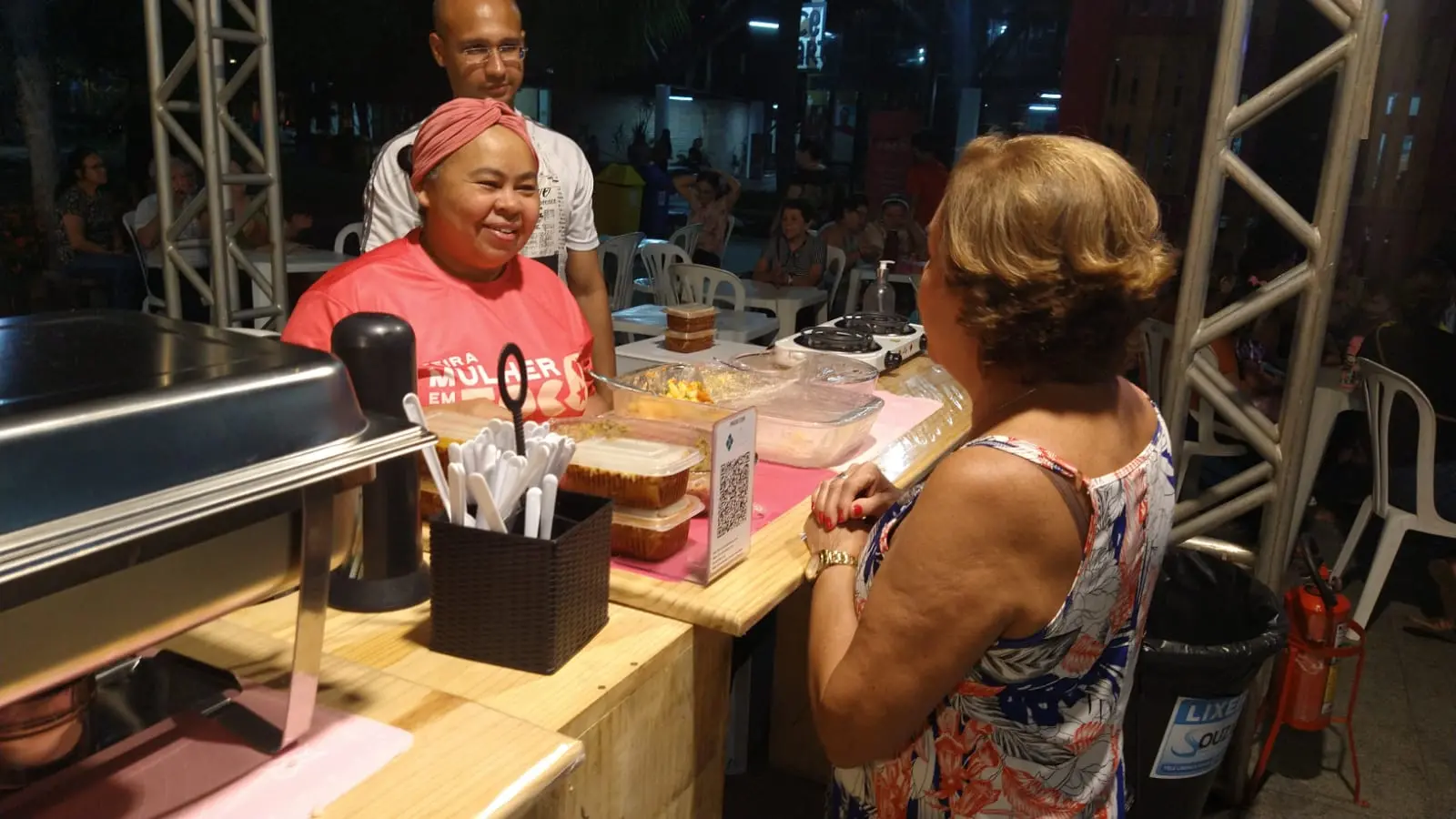 Houve feira gastronômica no local