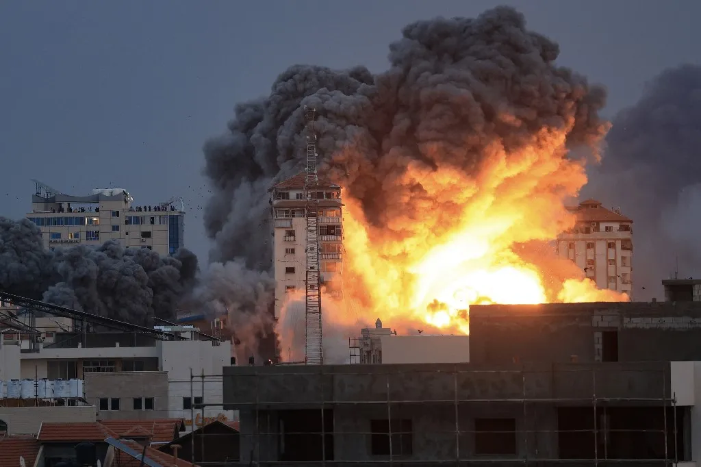 Contra ofensiva de Israel começou ainda no dia 7 de outubro, com ataques aéreos contra Gaza