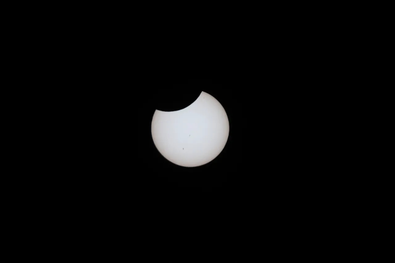 Eclipse solar em Tijuana, no México