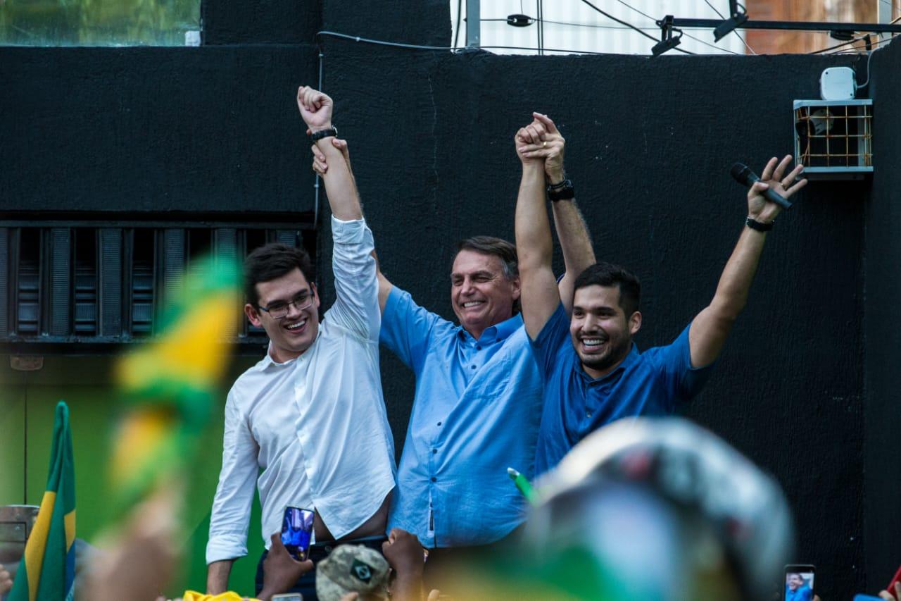 Bolsonaro, Carmelo e André Fernandes.