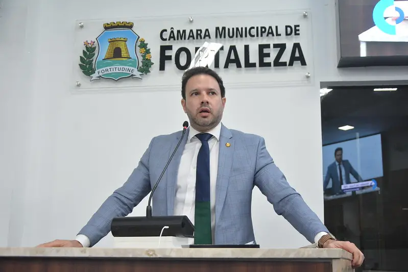 Léo Couto na tribuna
