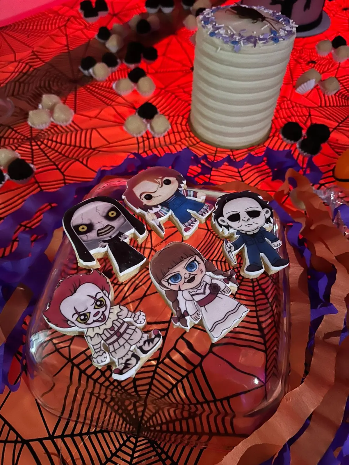 Elementos de filmes, séries e da literatura compõem a decoração