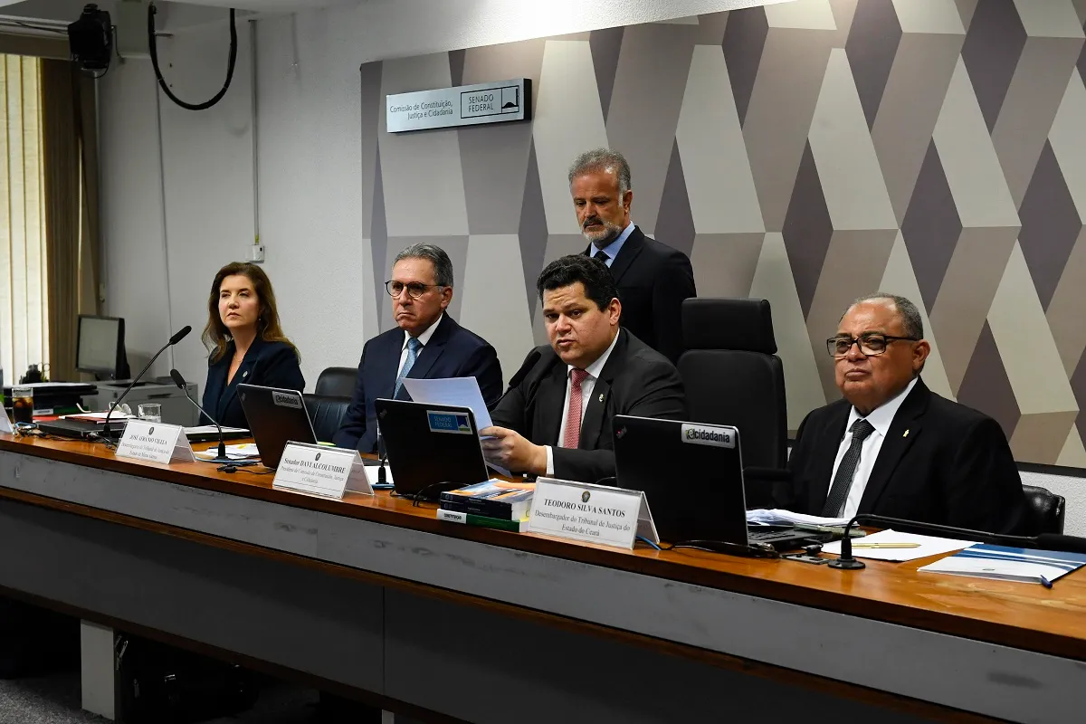 O presidente Lula indiciou os desembargadores Teodoro Silva Santos e José Afrânio Vilela e a advogada Daniela Teixeira