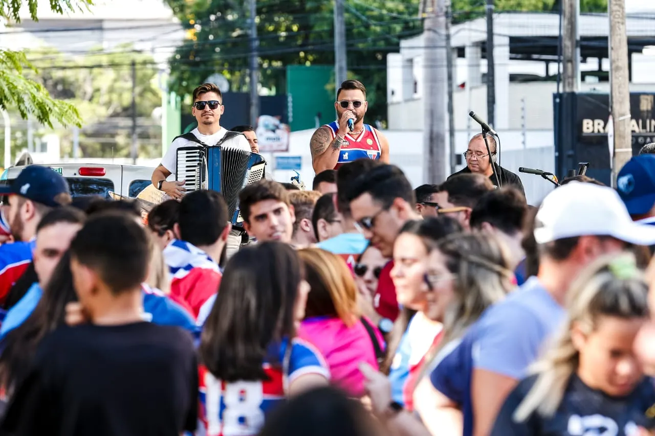 A torcida do Fortaleza faz festa na capital cearense às vésperas da final da Copa Sul-Americana