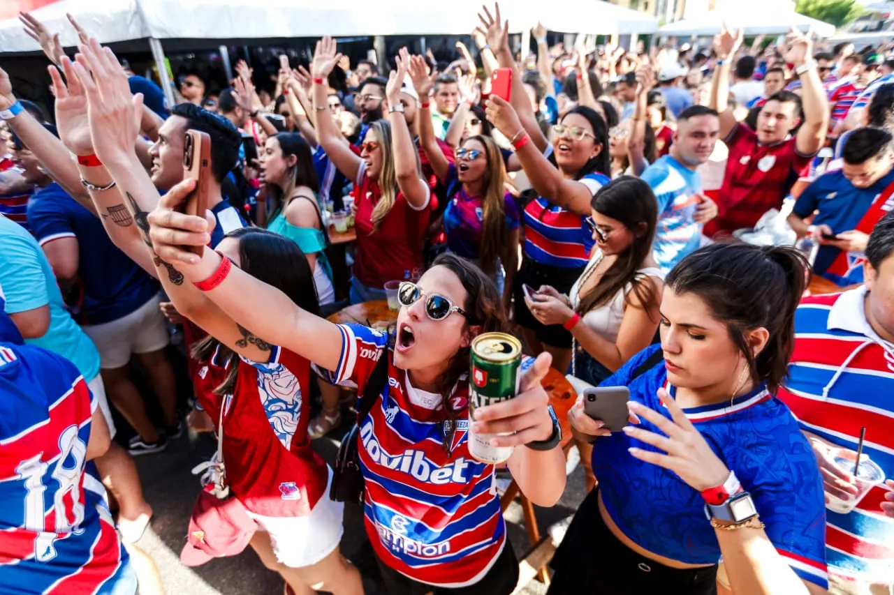 A torcida do Fortaleza faz festa na capital cearense às vésperas da final da Copa Sul-Americana