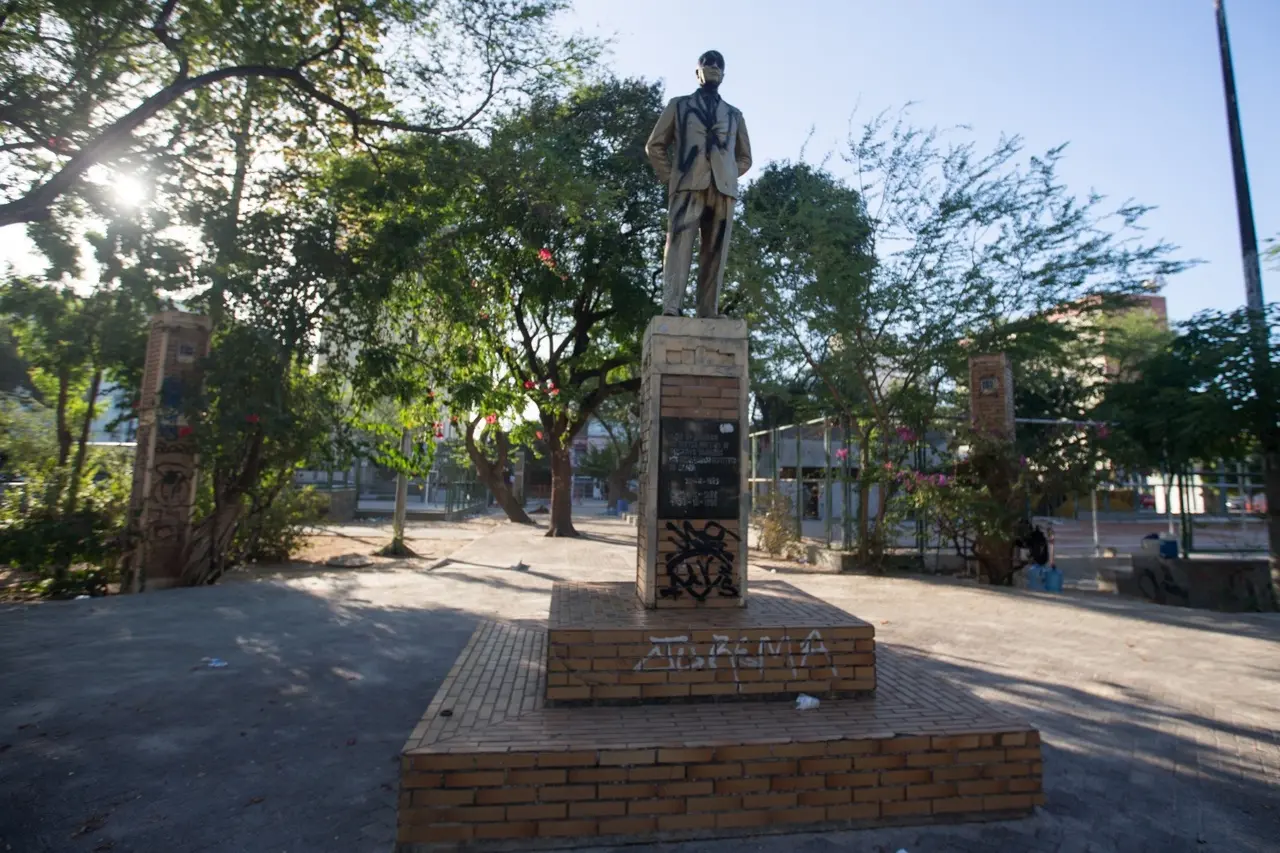 Monumento em homenagem a Gustavo Adolfo Luiz Guilherme Dodt da Cunha Barroso