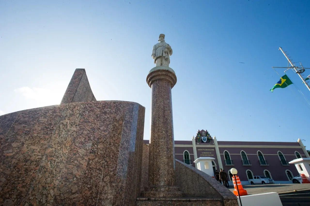 Monumento de Brigadeiro Antônio de Sampaio, que ficou conhecido como General Sampaio