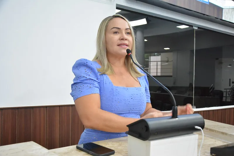 Ana Paula acusa grupo opositor de perseguição.