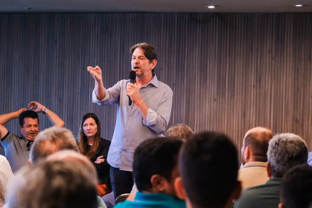 Cid reuniu dezenas de lideranças políticas municipais para definir novos rumos para seu grupo político