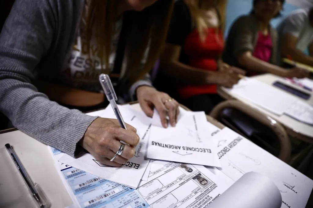 As eleições na Argentina ocorrem por meio de cédulas