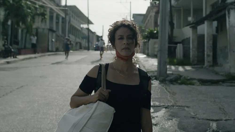A programação de abertura do Cine Ceará terminou com a exibição do longa cubano “La mujer salvaje/A mulher selvagem”