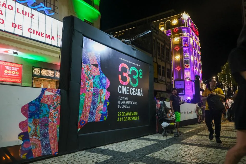 O festival teve início no dia 25 de novembro, com mais de 80 filmes exibidos