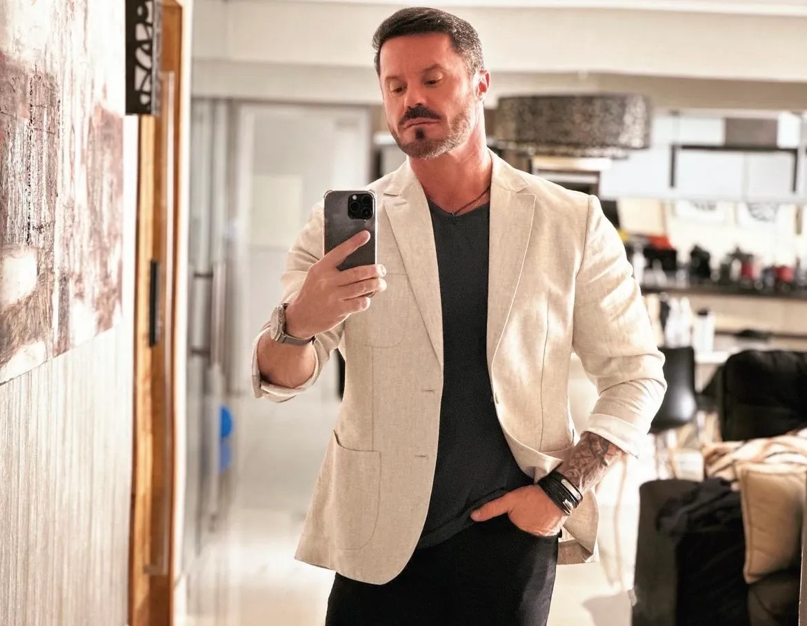 O influenciador fitness Renato Cariani é um dos sócios da empresa e também é alvo de busca em operação da PF, segundo o g1