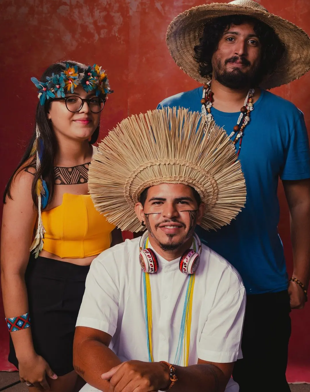 Emanuele Anacé, Rapha Anacé e Iago Barreto compõem o projeto Tecno Tapera no Porto Iracema das Artes