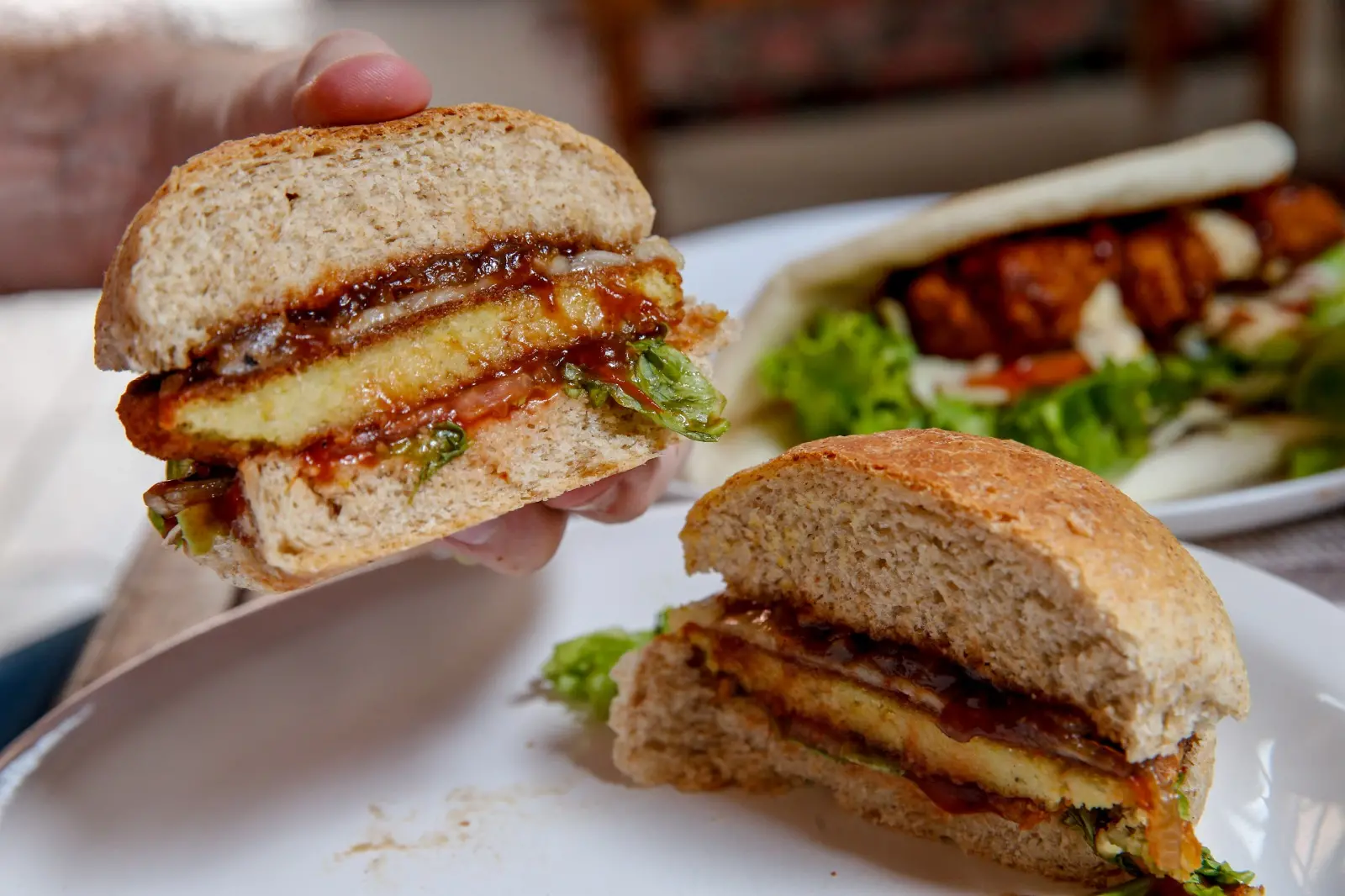 Veggie burger do Annapurna é feito de ervilha ou grão de bico