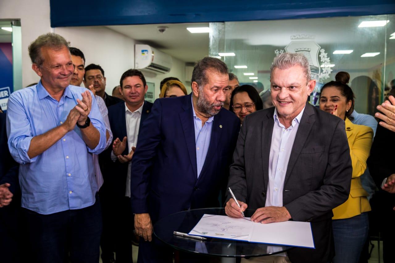 Em passagem pelo Ceará, Lupi cumpriu agendas ao lado do prefeito José Sarto