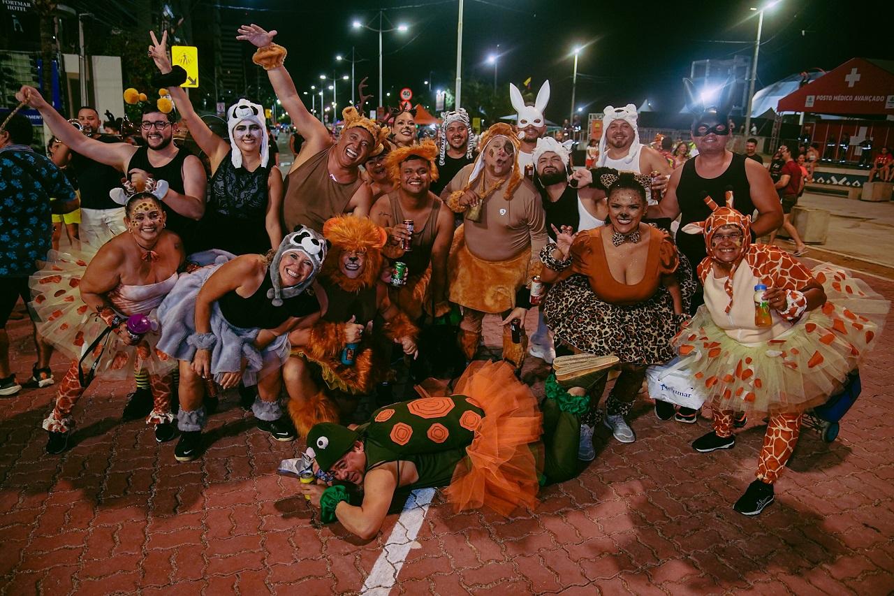 Foliões curtiram a noite de Pré-Carnaval em Fortaleza