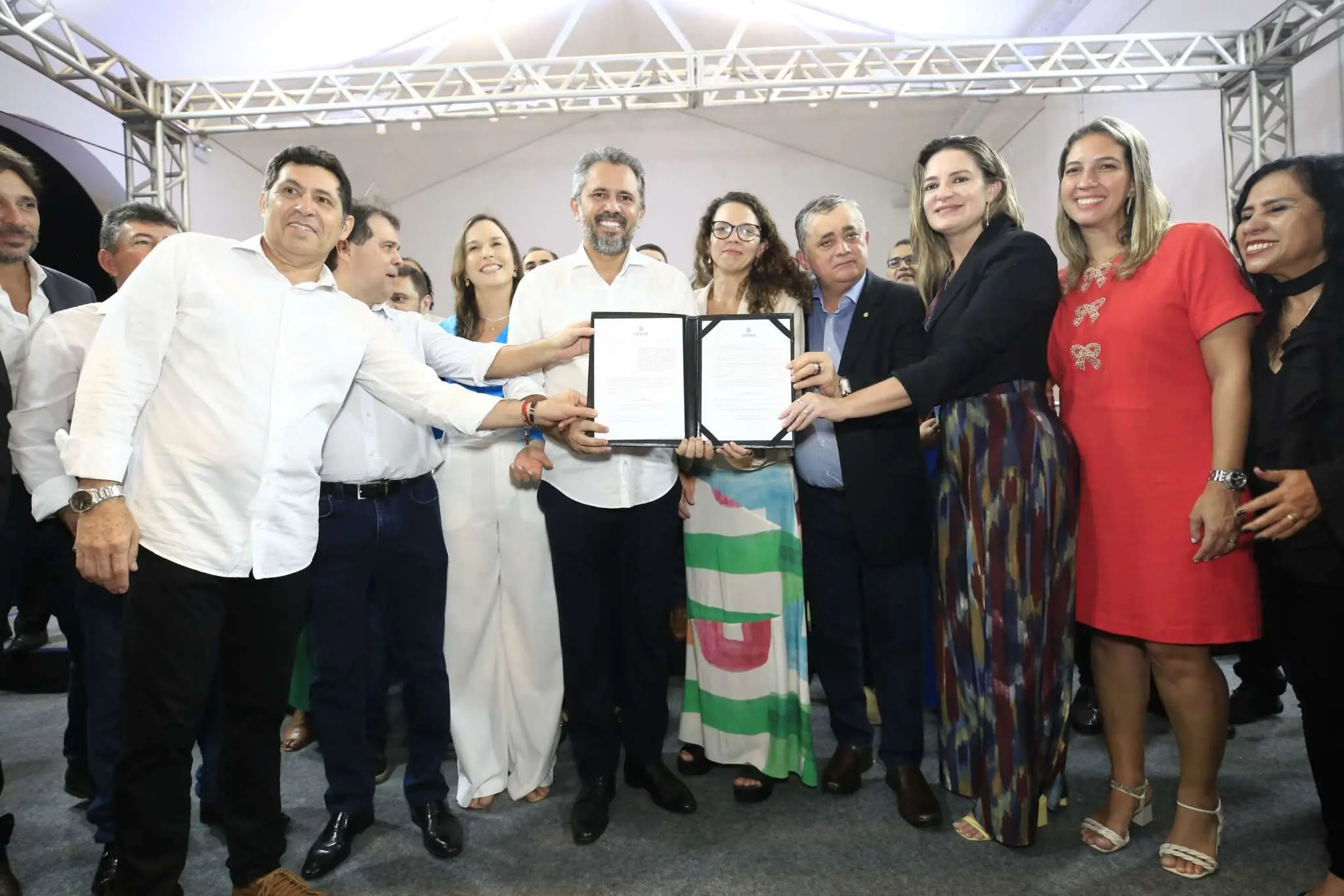 Anúncio de investimento de R$ 177 milhões no setor cultural do Estado pela Lei Paulo Gustavo ocorreu em agosto de 2023, com presença de autoridades como o governador Elmano de Freitas (PT) e a secretaria da Cultura Luisa Cela