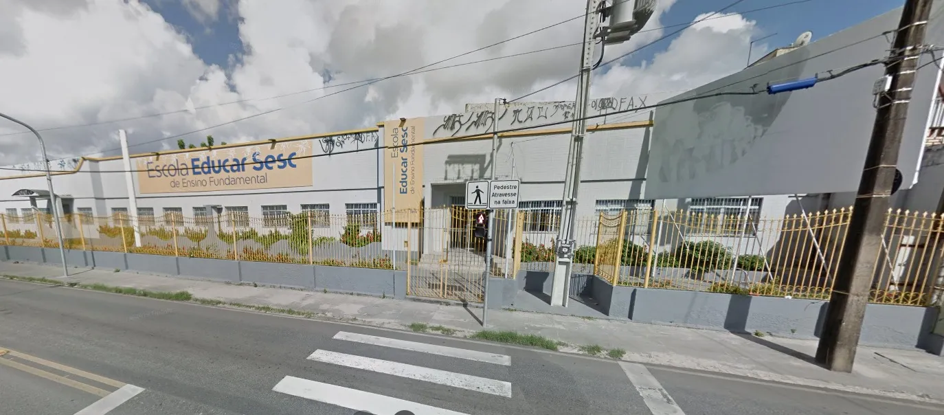 Fachada da Escola Educar Sesc quando funcionou no prédio do antigo Colégio Salesiano Dom Lustosa