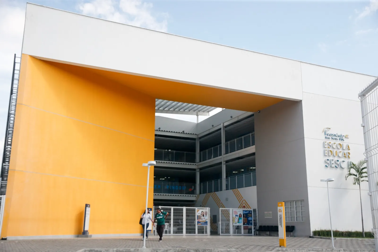 Escola Sesc Educar com entrada para a Av. José Bastos