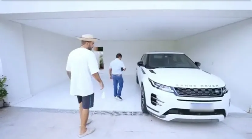 Cantor mostrou ainda o novo carro, uma Range Rover avaliada em R$ 650 mil