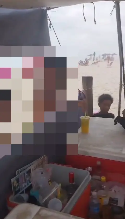 nova imagem de edson davi na barraca de praia de seu pai, no rio de janeiro, antes de desaparecer