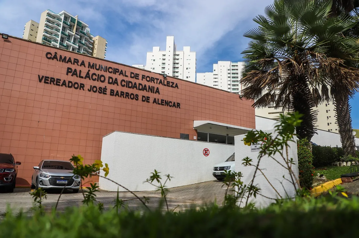 Vereadores de oposição pretendem demarcar posição forte contra projetos da Prefeitura.