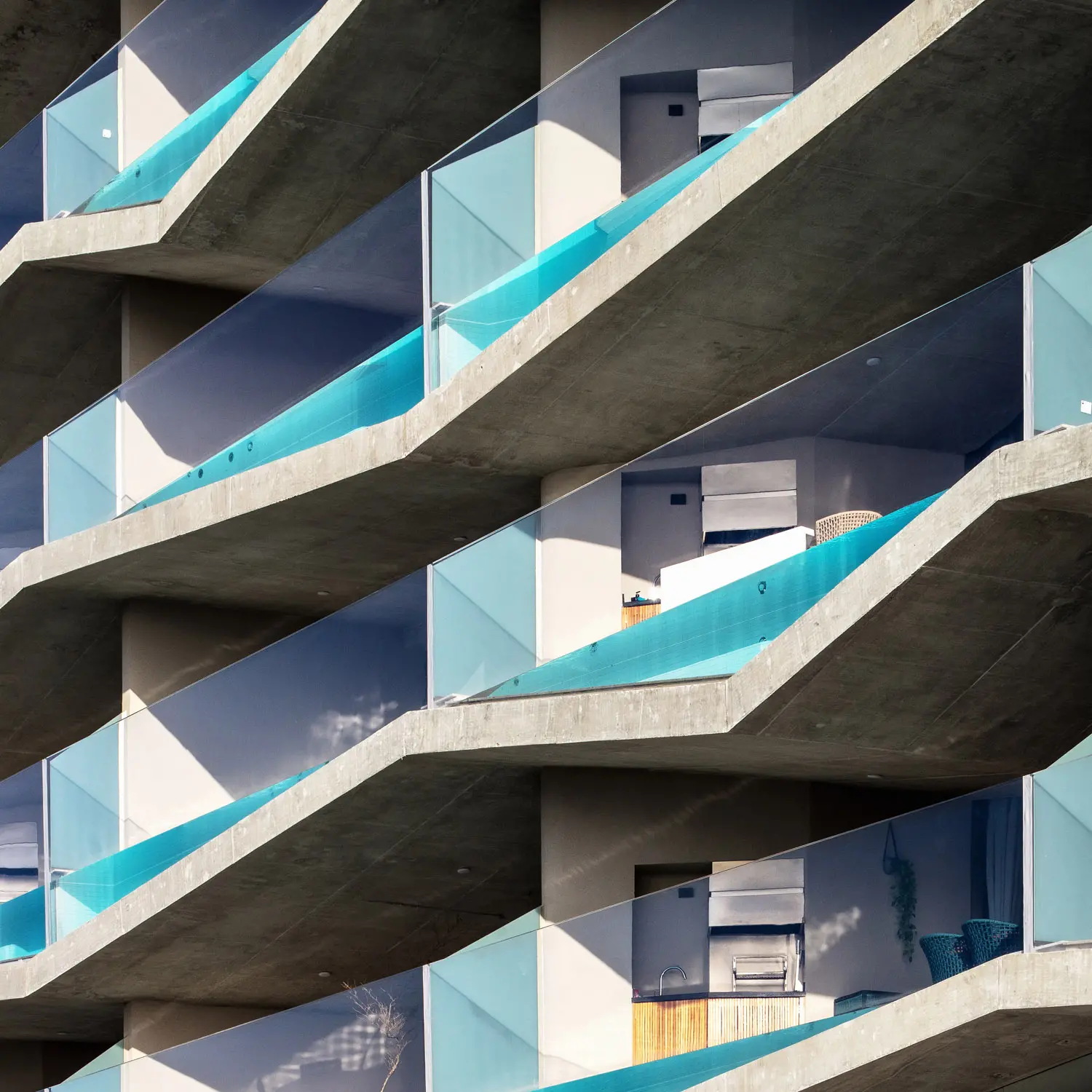 Foto de apartamento que tem piscina na sacada em Ubatuba