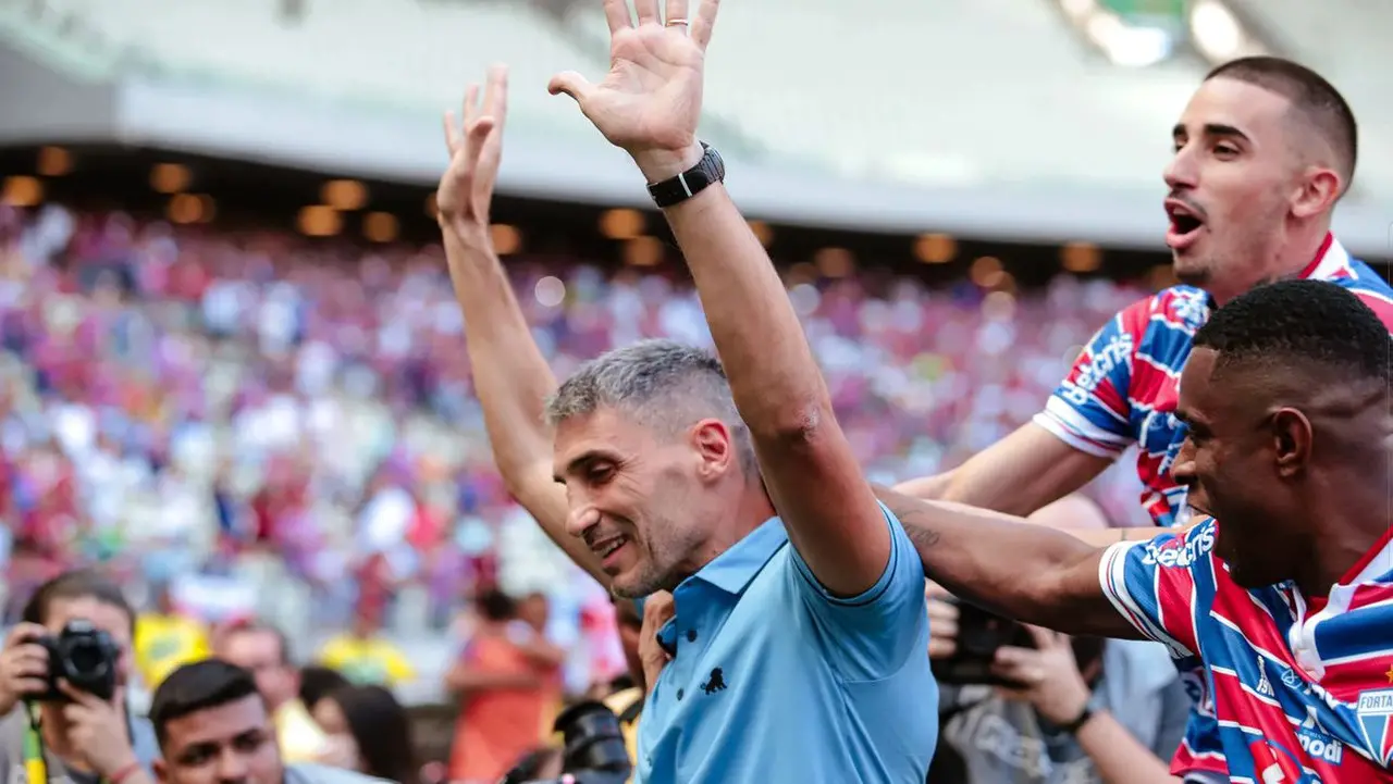 Vojvoda em ação pelo Fortaleza