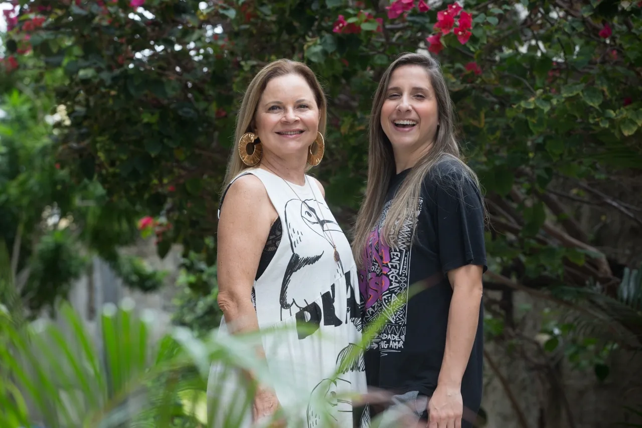 A diretora Vera Passos e a gerente Marina Viana: encontro e permanência de gerações marcam Academia de Dança Vera Passos