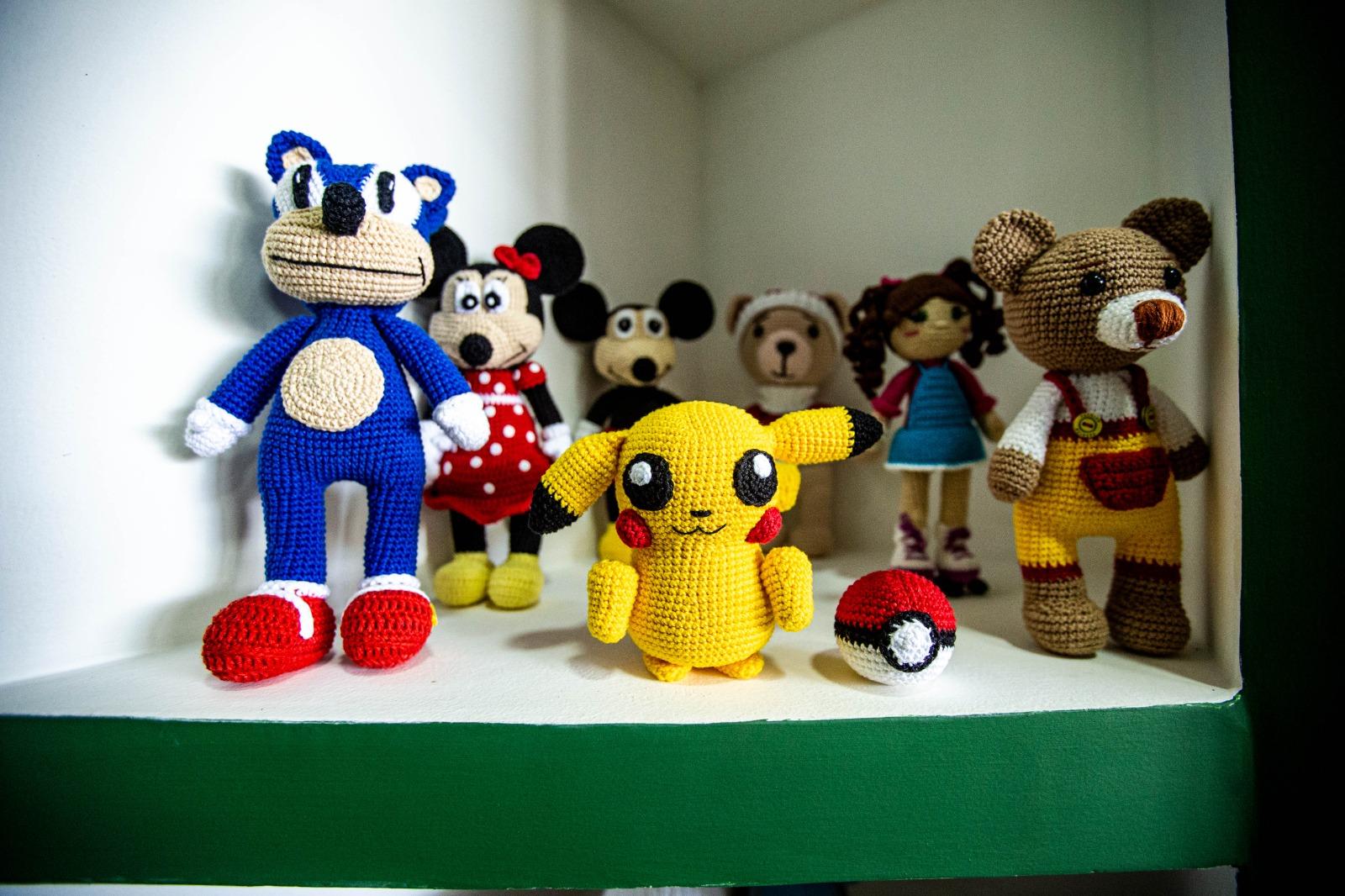 Brinquedos de crochê produzidos por presos do Ceará