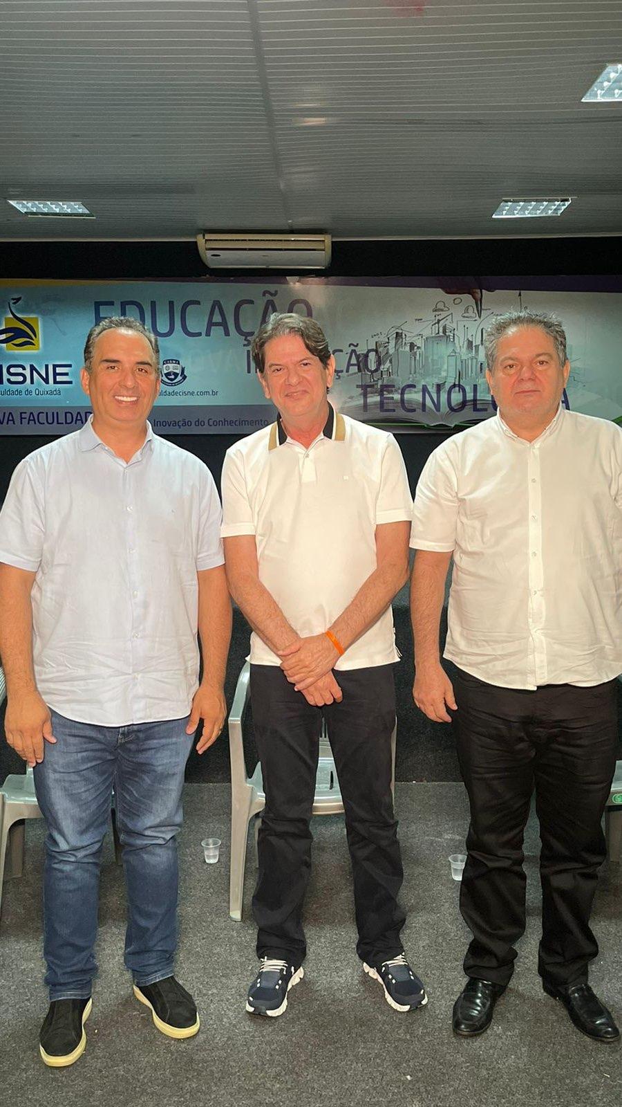 Em ordem: prefeito Ricardo Silveira, senador Cid Gomes e deputado estadual Osmar Baquit.