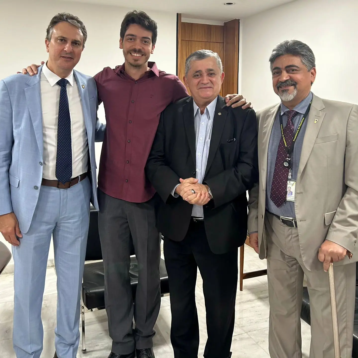 Da esquerda para a direita: ministro Camilo Santana, professor Victor Marques, deputado federal José Guimarães e assessor do Governo Federal Ilário Marques.
