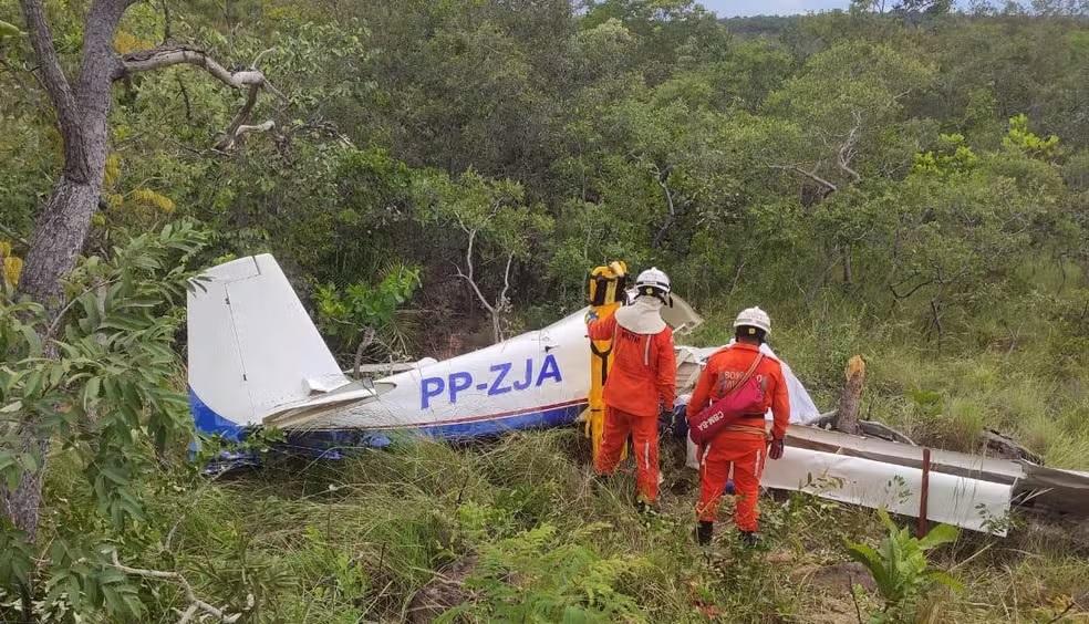 Avião caiu em área de vegetação de difícil acesso na cidade de Barreiras, na região oeste da Bahia