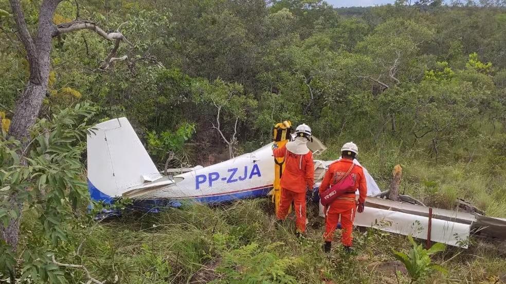 Avião caiu em área de vegetação de difícil acesso na cidade de Barreiras, na região oeste da Bahia