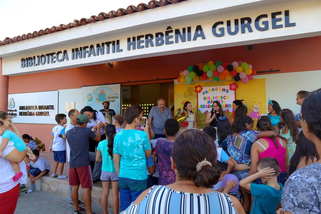 Biblioteca Infantil Herbênia Gurgel presta homenagem à bibliotecária cearense