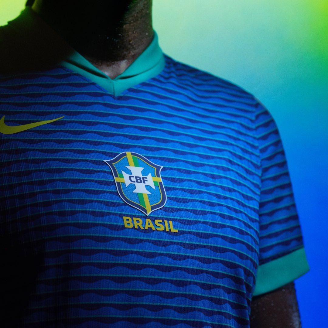 Foto do novo segundo uniforme da Seleção Brasileira
