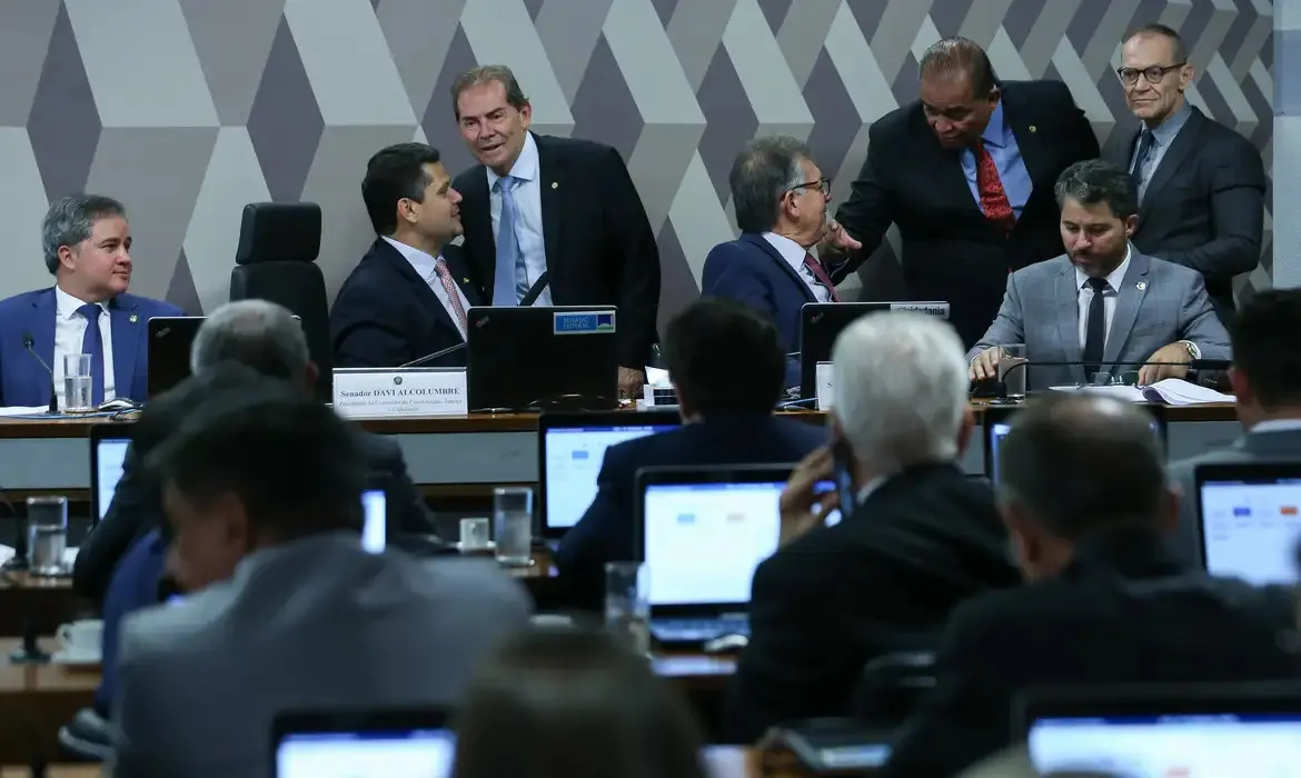 Sessão da CCJ do dia 13 de março.