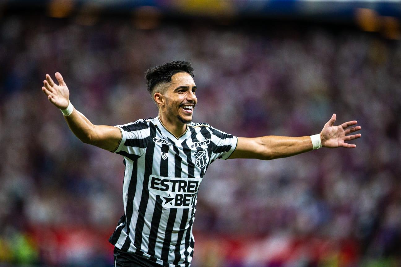 Raí Ramos comemora gol da vitória do Ceará