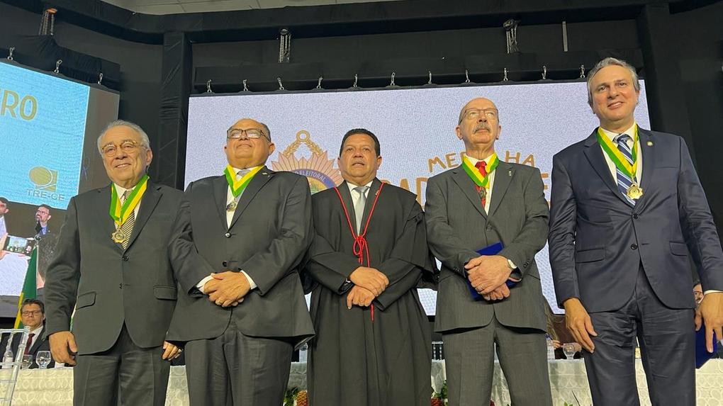 Cerimônia do TRE-CE para entrega da Medalha do Mérito Eleitoral Padre Cícero Romão Batista