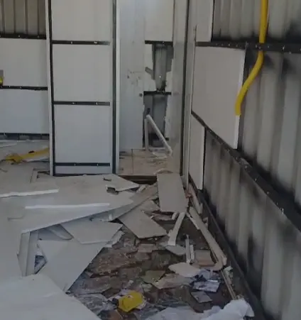 No mesmo dia, no período da noite, houve um segundo ataque ao canteiro de obras, onde foram levados mais de 200 sacas de cimento, ar condicionados, computadores, mobiliários e ferragens, segundo a Prefeitura de Fortaleza